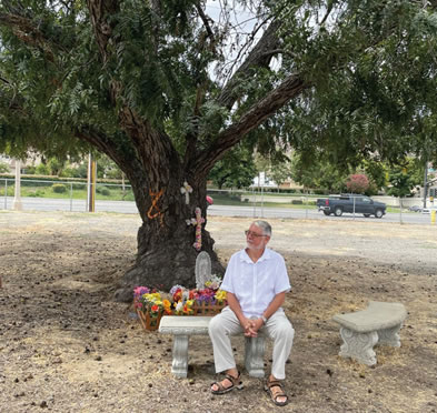 Fr, Al Utzig with the tree