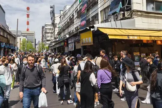 Street scene in the Tsukiji neighborhood of Tokyo, Japan