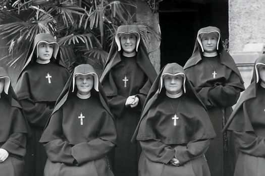 Sr. Mary Dolores (front row, second from left) and other Columban sisters.