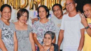 Nanay with her children