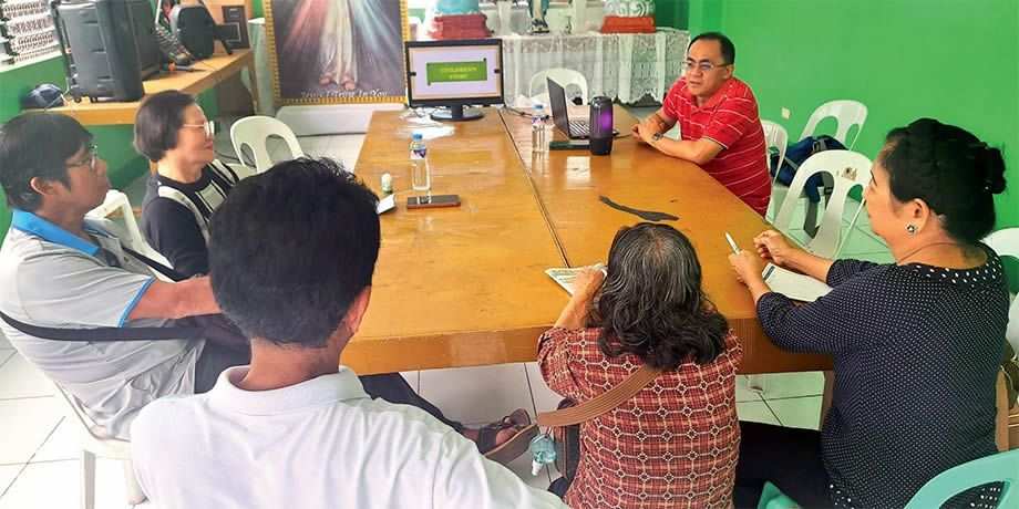 Fr. Jovito facilitating a recollection for our Misyon partners in mission