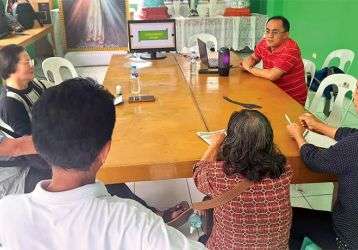 Fr. Jovito facilitating a recollection for our Misyon partners in mission