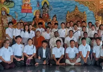 Fr. Kurt with program participants